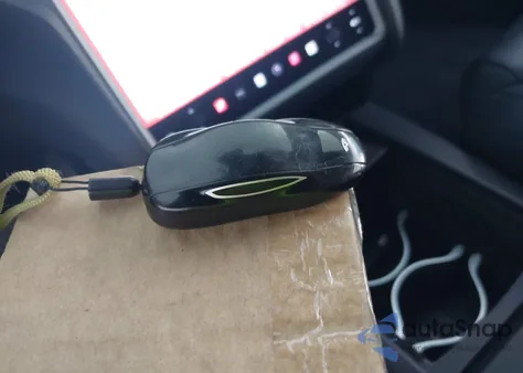 2018 Tesla Model S 100D/75D/P100D from USA, damaged, VIN 5YJSA1E28JF295065